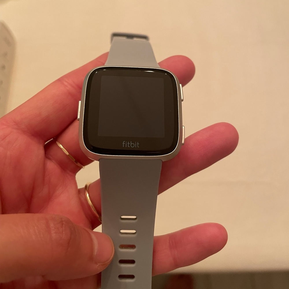Fitbit Versa - image 8